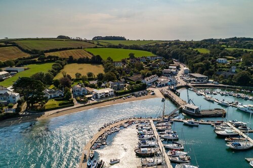 Cregoes, Mylor - Bungalow - Free Parking & WiFi - Pets Accepted