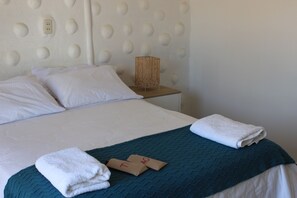 Habitación básica doble | Insonorización, wifi gratis y ropa de cama 