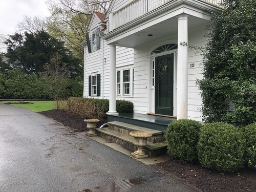 Suburban Greenwich, Walk to Train, Kids Dream