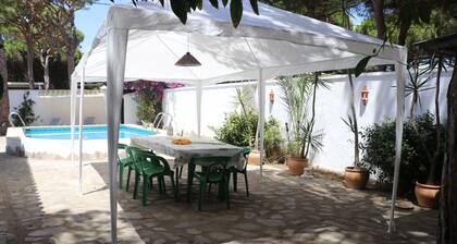 Chalet Montura, con piscina. Cerca de la playa de la Barrosa
