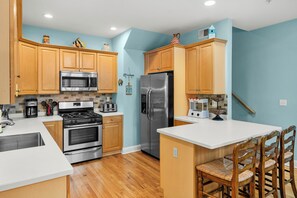 Fridge, microwave, oven, stovetop - Beach Block Multilevel Townhouse (Seaside Heights)
