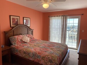 3 soverom, strykejern/-brett, reiseseng for barn og wi-fi (inkludert)