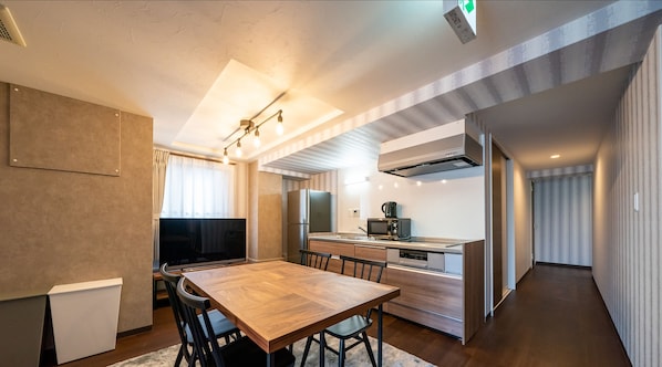 Family Apartment, 3 Bedrooms (3F, 105㎡) | Free WiFi, bed sheets - HOTEL er. (Kobe)