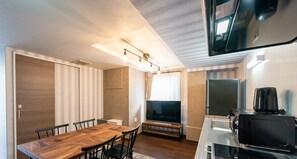 Familienapartment, 3 Schlafzimmer (3F, 105㎡) | Kostenloses WLAN, Bettwäsche