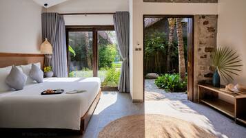 Garden Double House | Pillow-top beds, minibar, in-room safe, desk