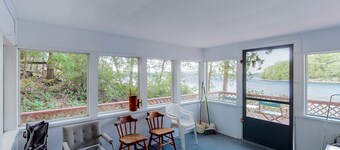 Dog-friendly bay-front cabin with screened porch & great views - next to trails