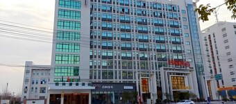Greentree Inn Fuyang Technician College
