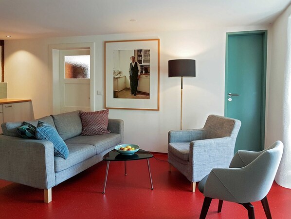 Unclassified image, 1 of 17, button