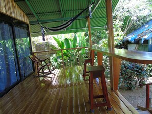 Outdoor dining - Bungalow with sea view (Drake Bay)