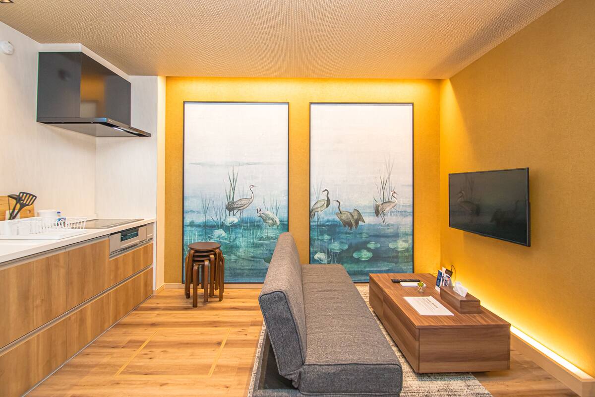 Casa de campo familiar (Yakuin Minami B) | Zona de estar | Una televisión de pantalla plana