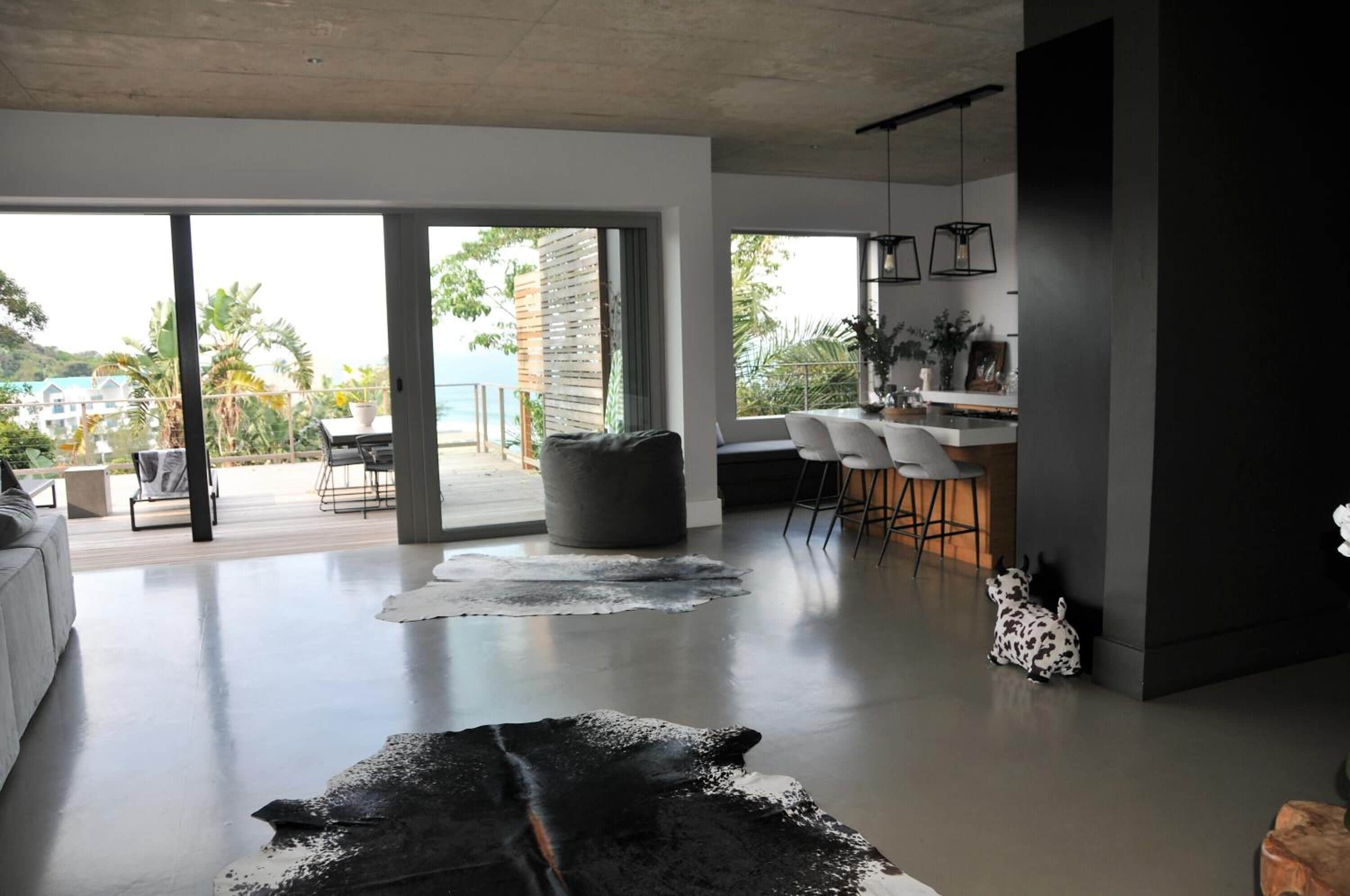 En 32-tommers Flatskjerm-TV med Parabol-TV samt TV