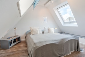 1 Schlafzimmer, Schreibtisch, WLAN