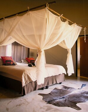 Classic Double Room | Hypo-allergenic bedding, in-room safe, individually decorated - Lamai Safari Lodge (Hoedspruit)