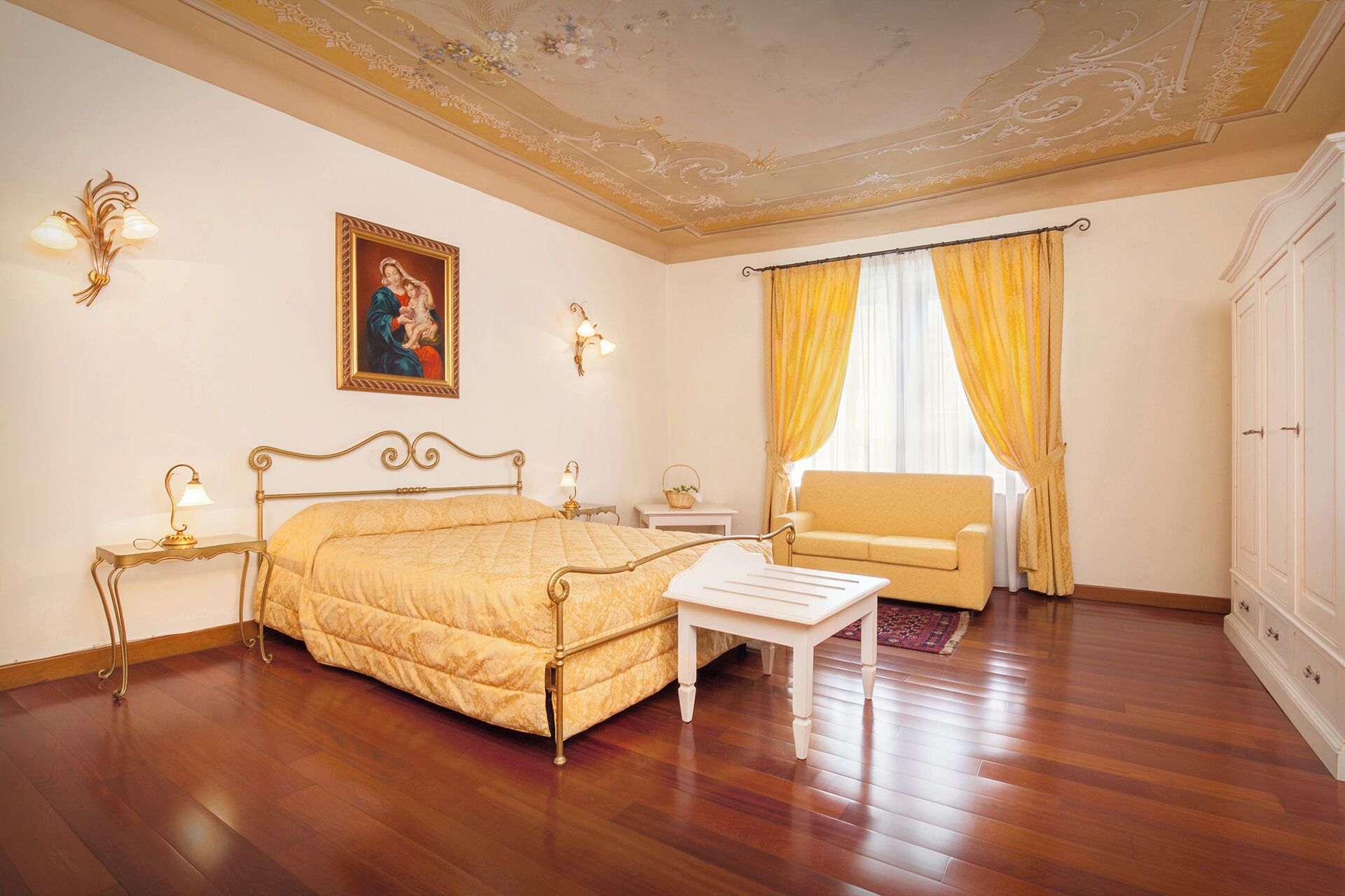 4 bedrooms, WiFi, bed sheets