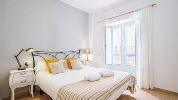 3 bedrooms, soundproofing, iron/ironing board, free WiFi