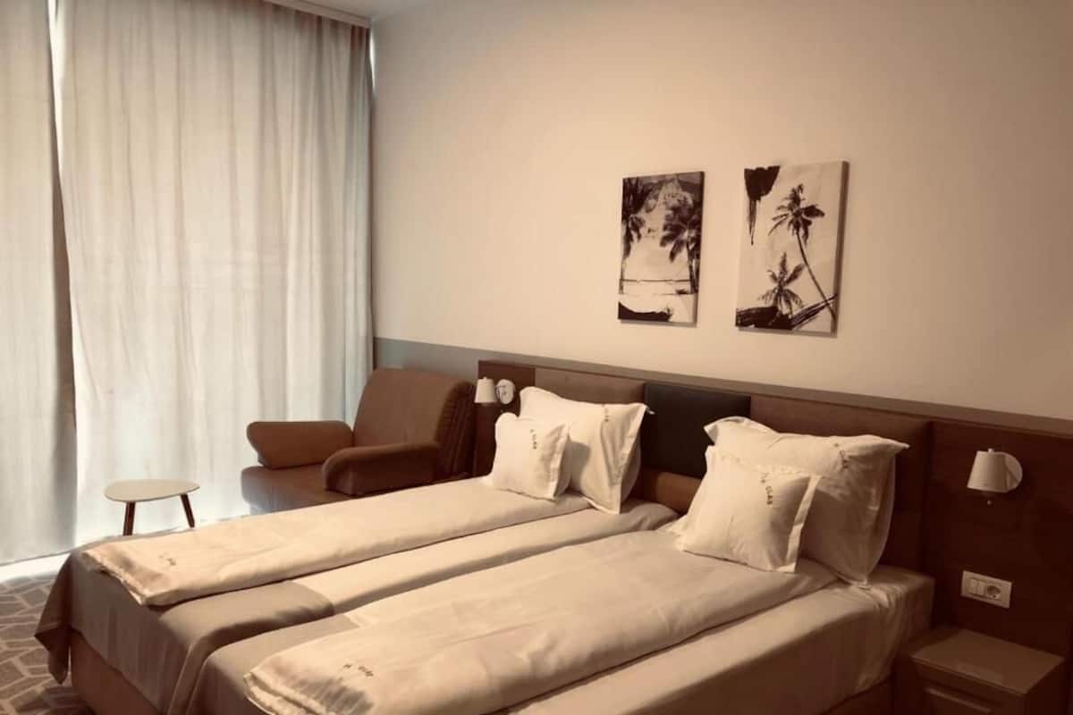 Standard Twin Room, Balcony | 1 bedroom, minibar, desk, laptop workspace
