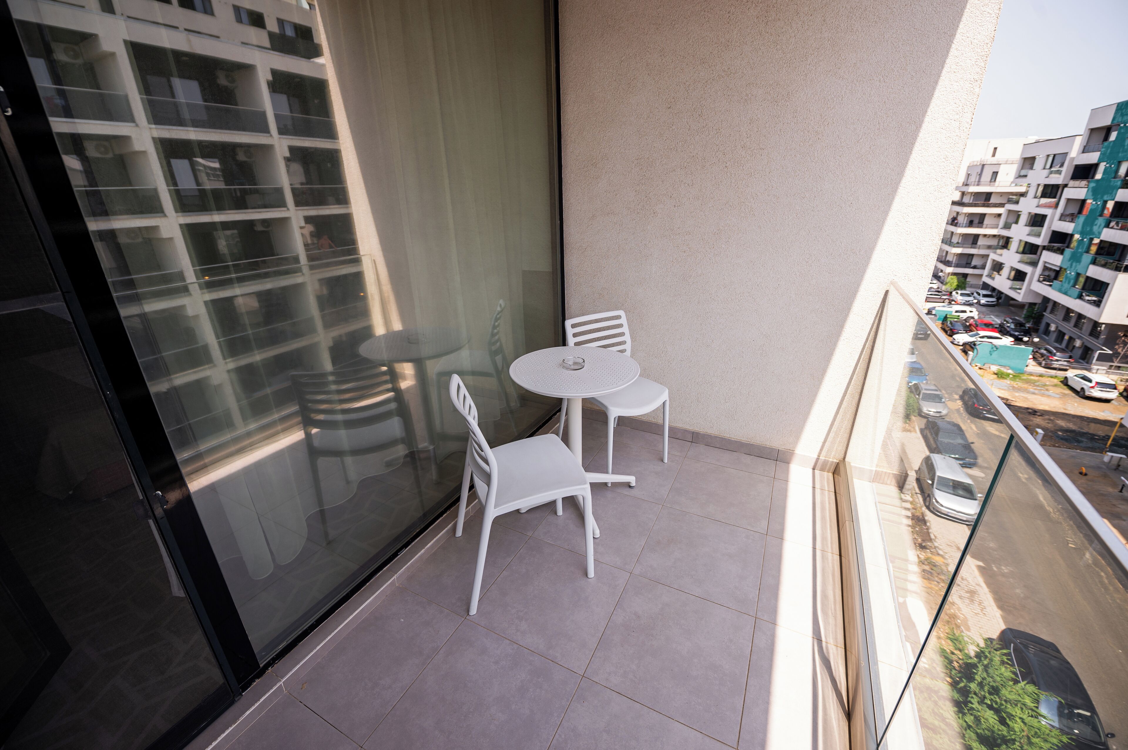 Minibar, Schreibtisch, laptopgeeigneter Arbeitsplatz