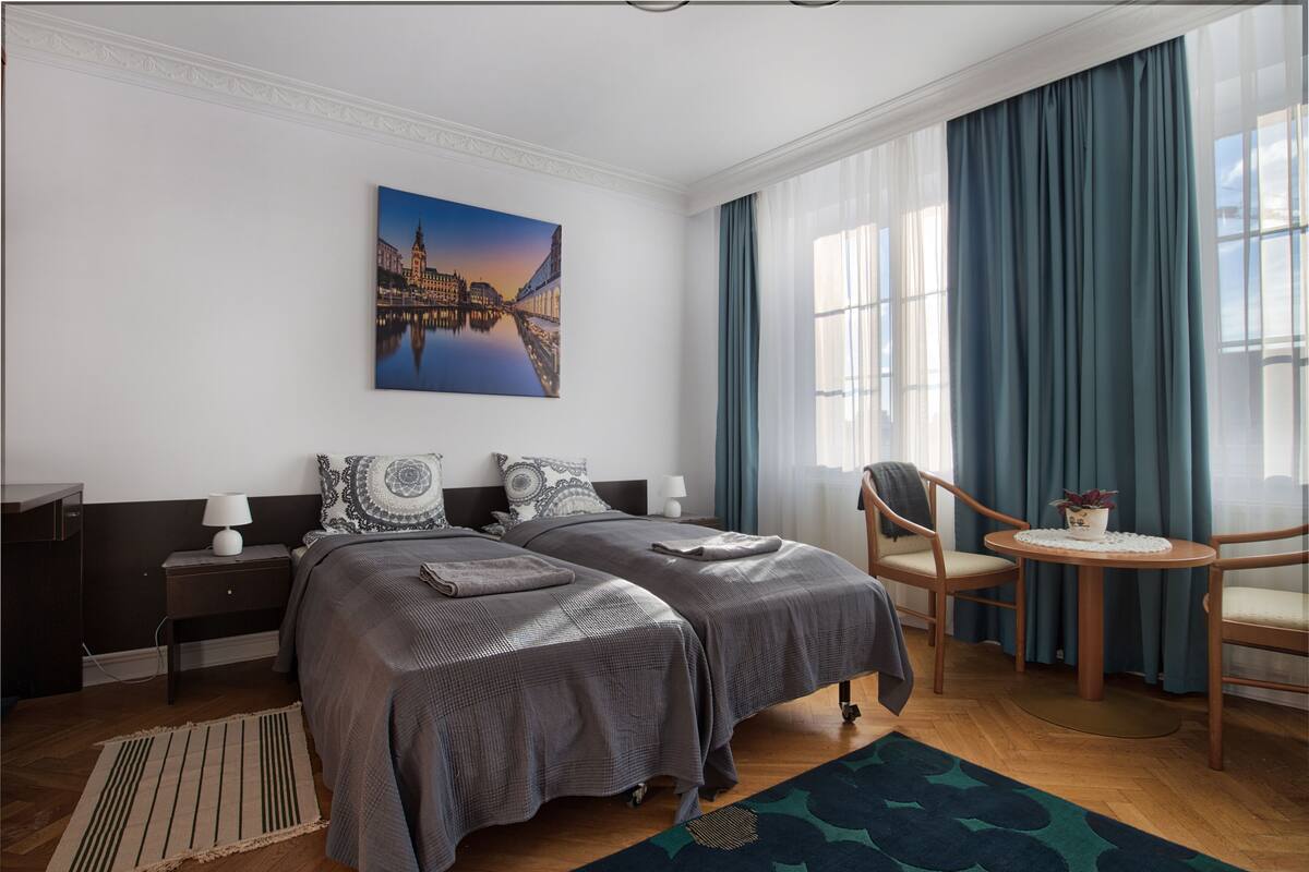 Classic Quadruple Room, Shared Bathroom (Hamburg) | Hypo-allergenic bedding, blackout curtains