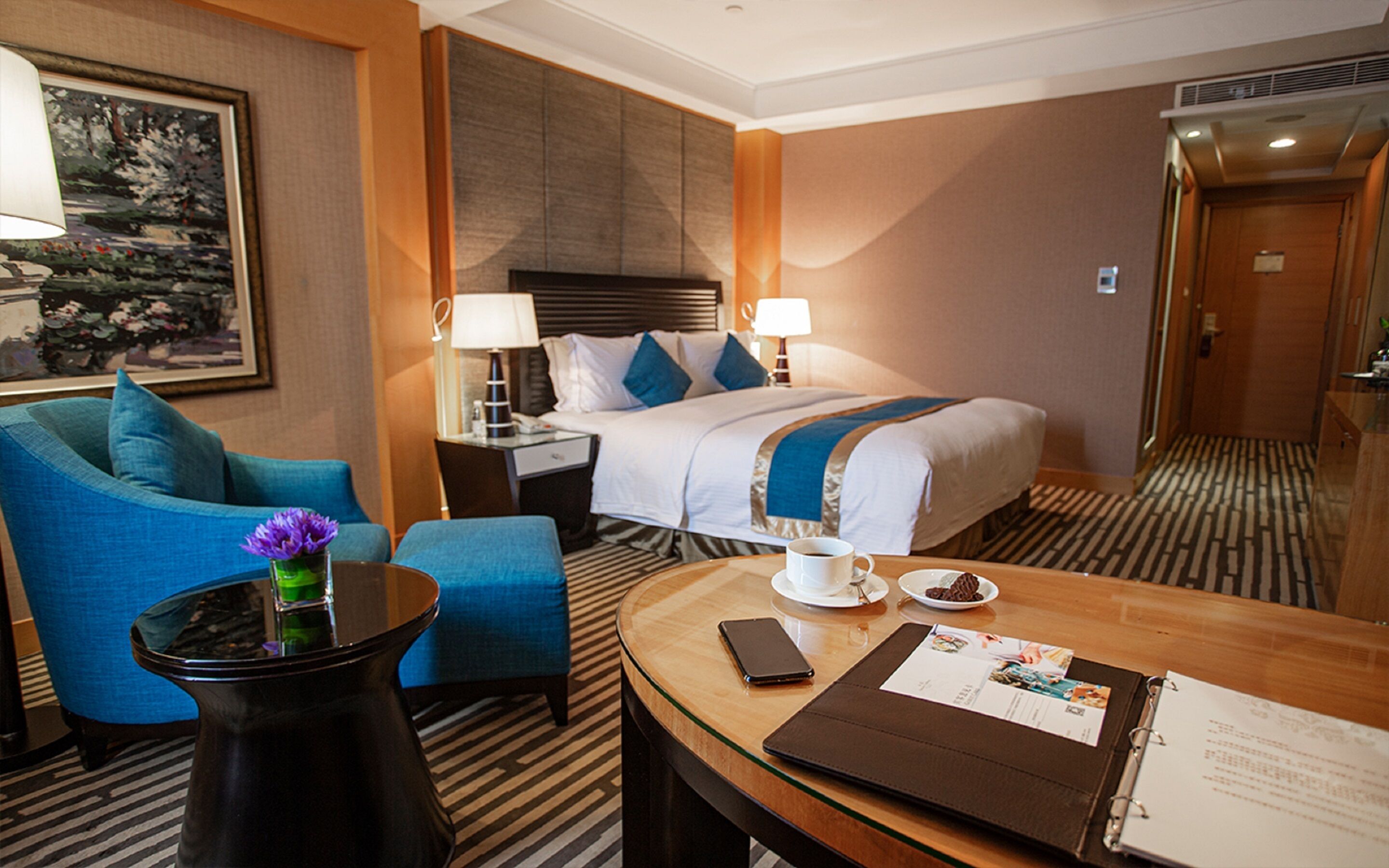 king bed deluxe room | minibar, in-room safe, desk, blackout curtains