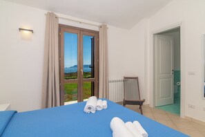 2 slaapkamers, een strijkplank/strijkijzer, gratis wifi, beddengoed