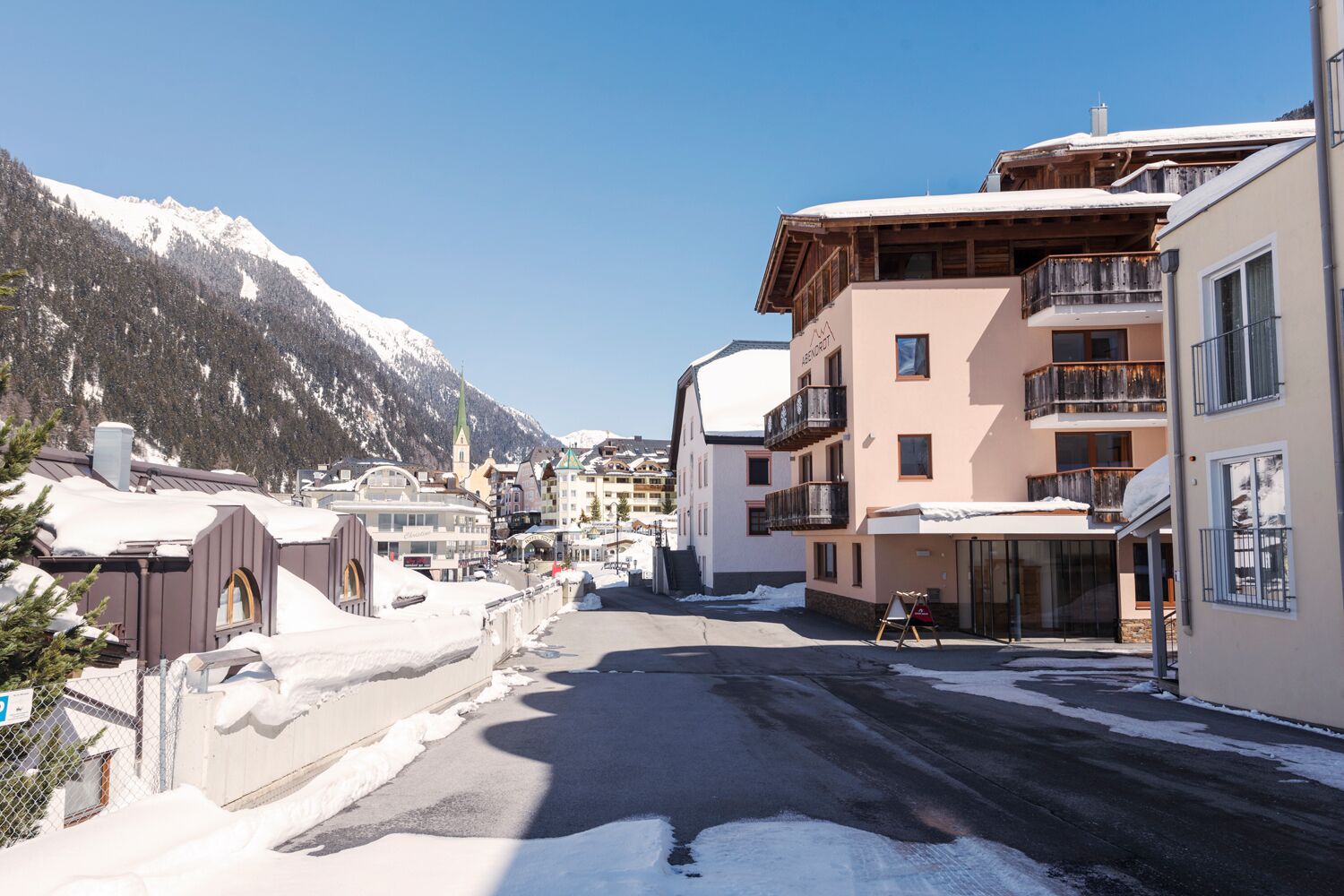 Fachada de la propiedad