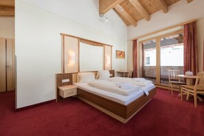 Standard Triple Room | Bed sheets - Hotel Abendrot by Alpeffect Hotels (Ischgl)