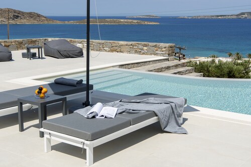 Kymo Luxury Suites Paros