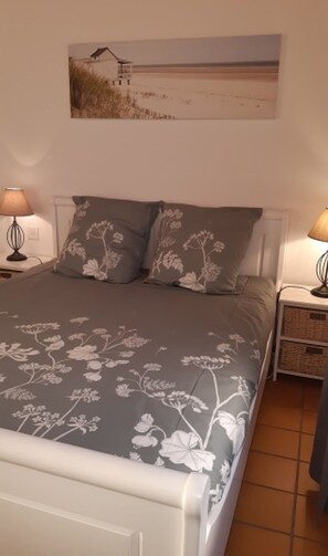 2 chambres, fer et planche à repasser, Wi-Fi gratuit, draps fournis