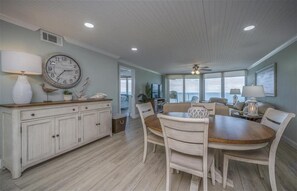 Dining Area. - #902 Shores Club Oceanfront Traffic Free Beach 2/2 (Daytona Beach  Shore)