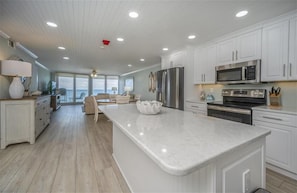 Kitchen - #902 Shores Club Oceanfront Traffic Free Beach 2/2 (Daytona Beach  Shore)