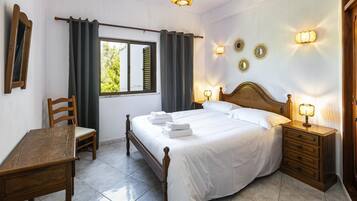 9 habitaciones, tabla de planchar con plancha y wifi gratis