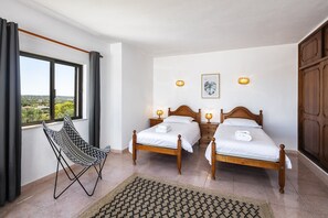 9 slaapkamers, een strijkplank/strijkijzer, gratis wifi, beddengoed
