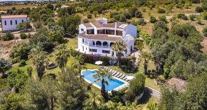Charming Algarve Villa | Villa Quinta Luz | 9 Bedrooms | Large Pool & Snooker.