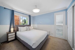 5 bedrooms, WiFi, bed sheets