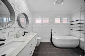 Bathtub