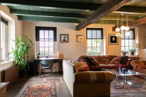 Unclassified image, 3 of 33, button - BoHo Farmhouse – characterful farmhouse for up to 14 guests, sauna & jacuzzi (Kockengen)