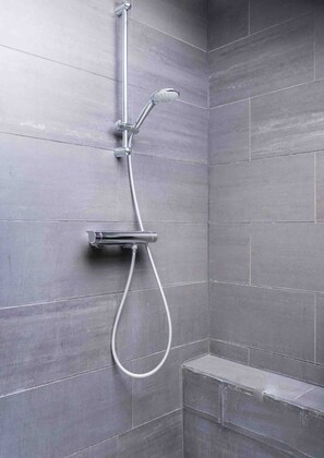Combined shower/tub, eco-friendly toiletries, hair dryer, towels