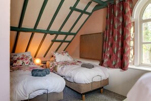 Unclassified image, 3 of 33, button - Bohemian Wellness,Jacuzzi,Sauna,BBQ,Garden close to Amsterdam &Utrecht 14 Sleeps (Kockengen)