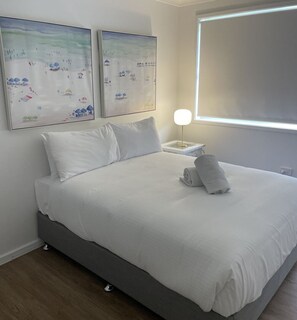 4 bedrooms, iron/ironing board, Internet, bed sheets