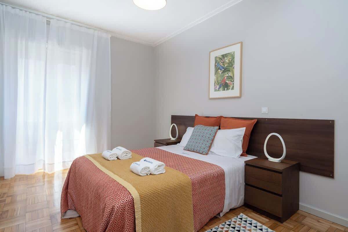 5 chambres, fer et planche à repasser, Wi-Fi, literie fournie