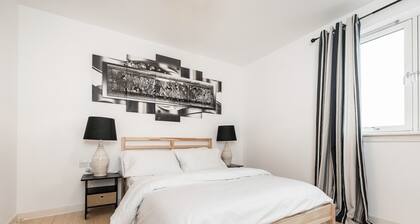Stylish 2 Bedroom Apartment Aberdeen City Centre
