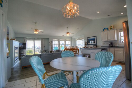 Experience comfort in this 4-bedroom house in beautiful Topsail Beach, NC.