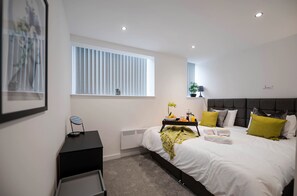 1 habitación, tabla de planchar con plancha, wifi gratis y ropa de cama 