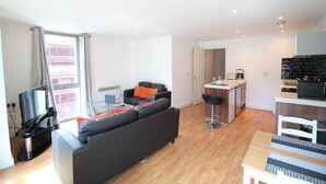 Unclassified image, 4 of 12, button - City Centre Lux Apartment (Birmingham)