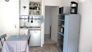 Unclassified image, 5 of 12, button - STUDIO 400 M FROM THE OCEAN TERRACE, PARKING AND BIKE SHELTER AVAILABLE (La Rochelle)