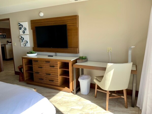 4 habitaciones, tabla de planchar con plancha, wifi y ropa de cama 