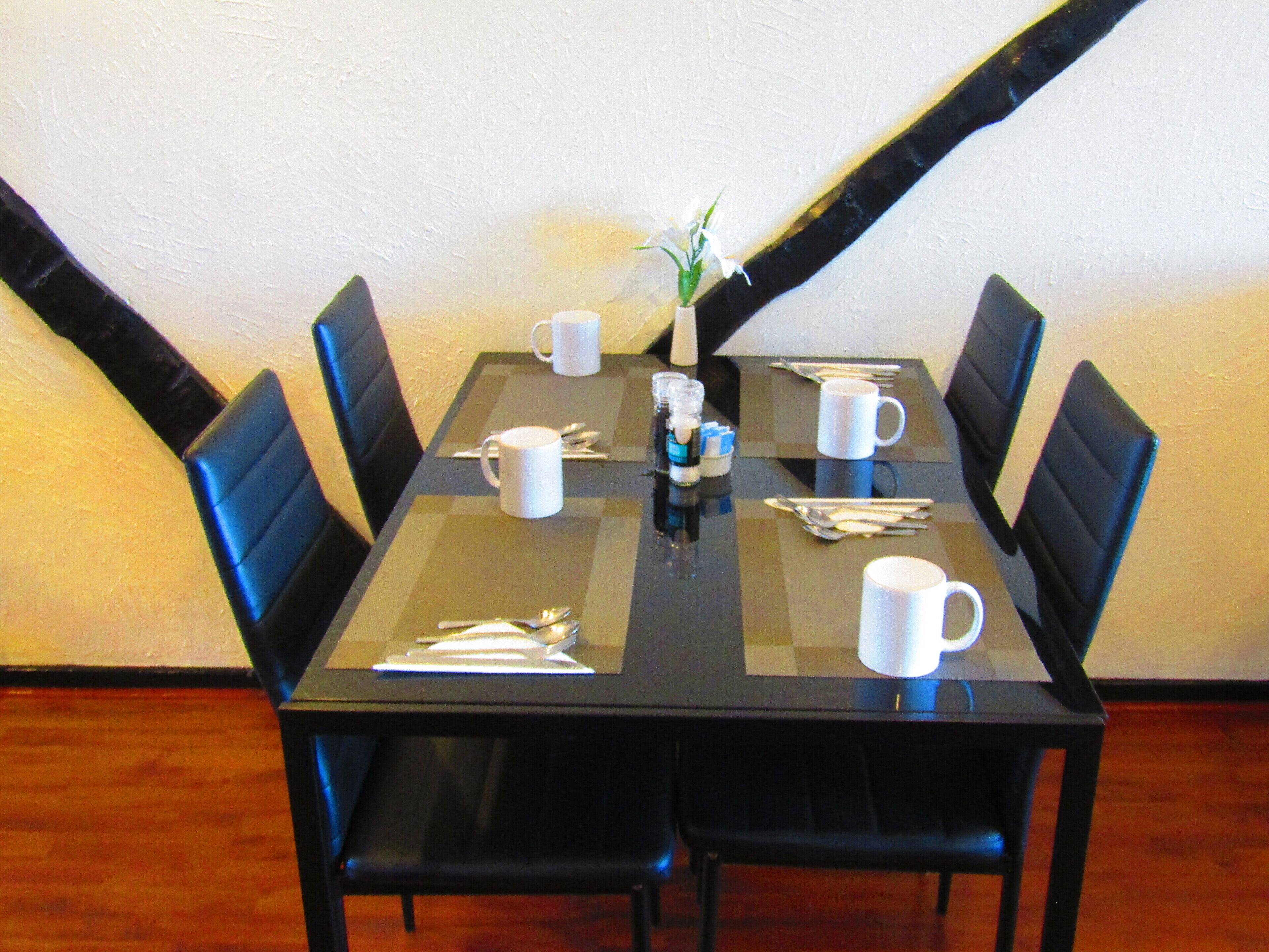 free daily english breakfast