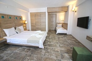 Deluxe Triple Room | Free WiFi - Green House Bozcaada (Bozcaada)