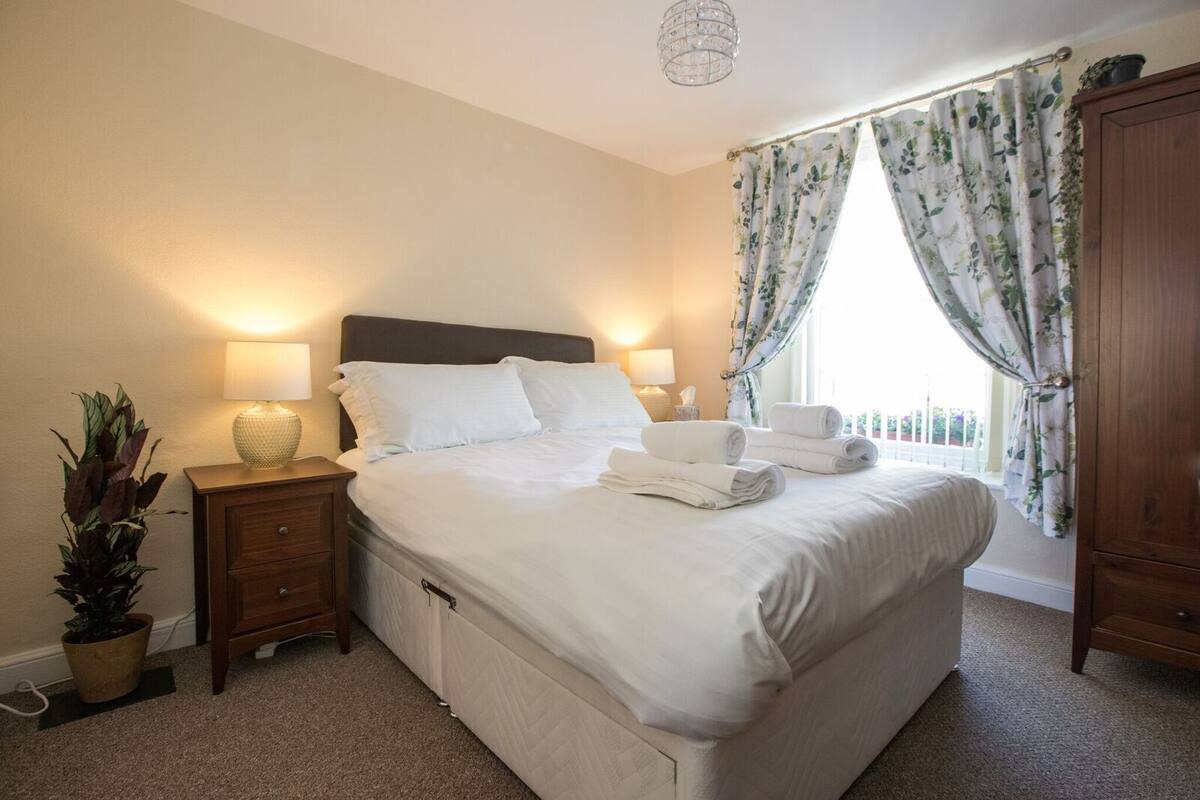 Comfort Double Room, Garden Area | Desk, blackout drapes, cribs (surcharge), WiFi (free)