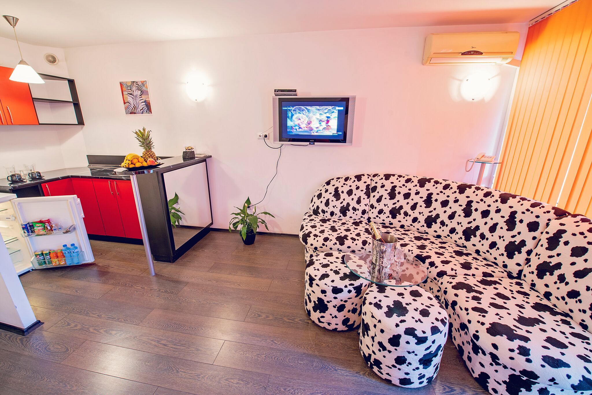 superior studio, balcony | living area | flat-screen tv